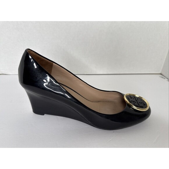 Tory Burch Black Benton Wedge Pumps 9 Closed Toe Patent Leather Black EUC - Picture 11 of 11
